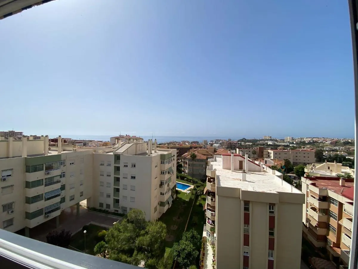 Apartamento con impresionante vista, piscina y parking Benalmádena