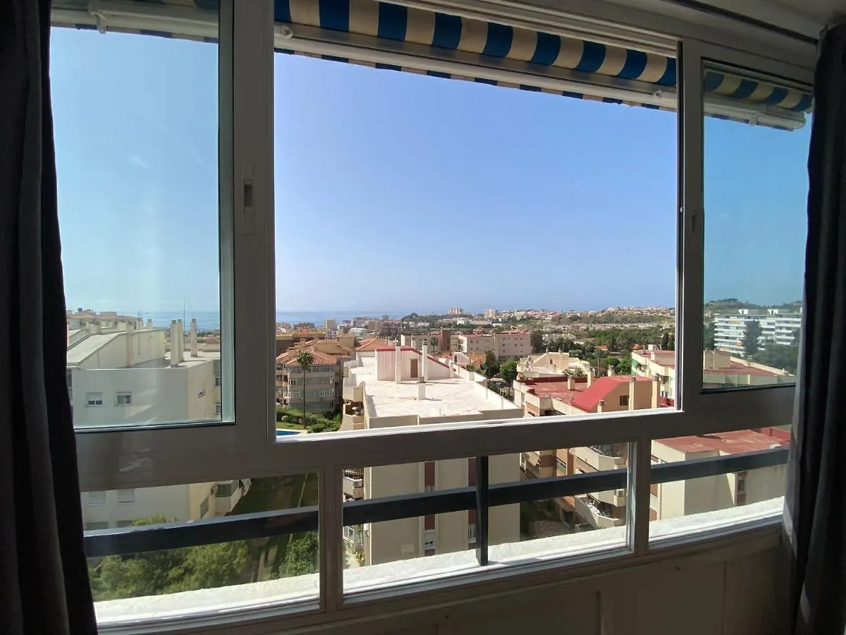 Apartamento con impresionante vista, piscina y parking Benalmádena España