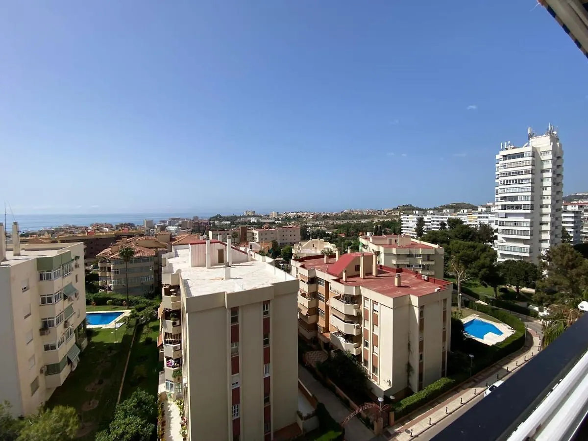 Apartamento con impresionante vista, piscina y parking Benalmádena España