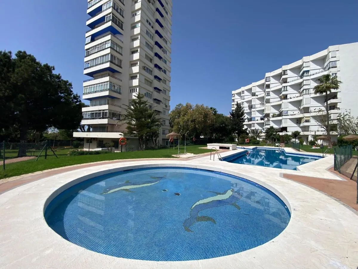 Apartamento con impresionante vista, piscina y parking Benalmádena